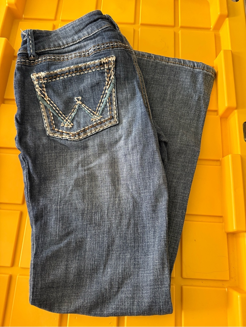 Wrangler Women's Mid Blue Bootcut Jeans with Contrast Pocket Stitching